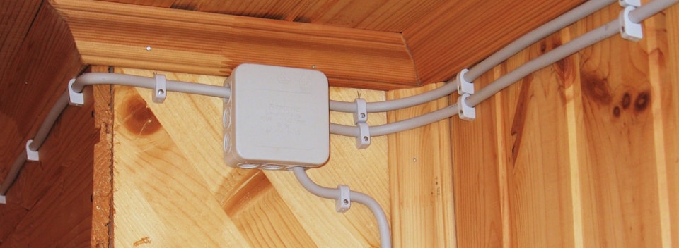 Выбор и установка кабеля для ввода электричества в дом - главные аспекты